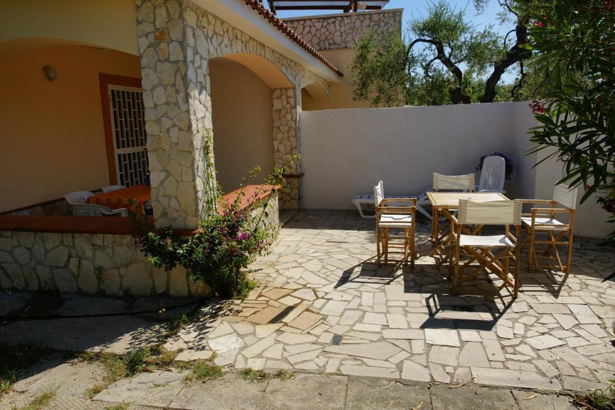 Villa Oleandro Ciccino Vieste Bagian luar foto