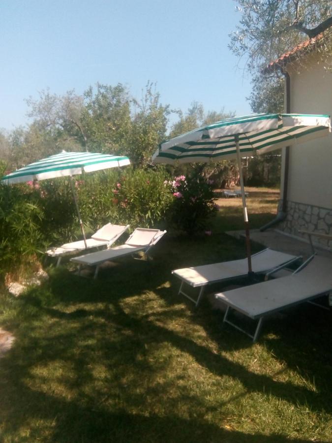 Villa Oleandro Ciccino Vieste Bagian luar foto
